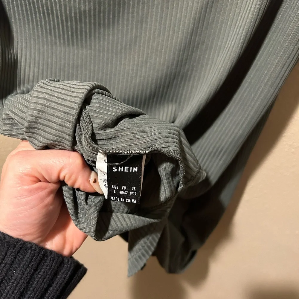 Super‎ Cute Tank - Picture 3 of 4